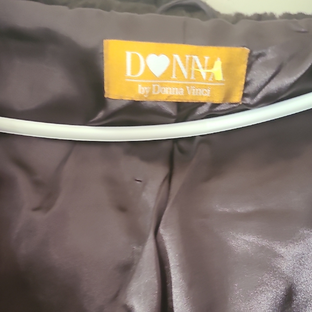 Women's Puffer Jacket - Black